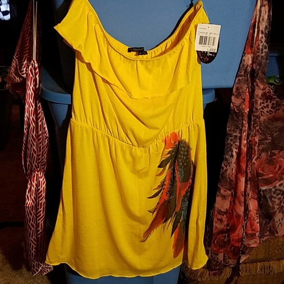Wishful Park Yellow Feather Design Off Shoulder - Picture 1 of 4